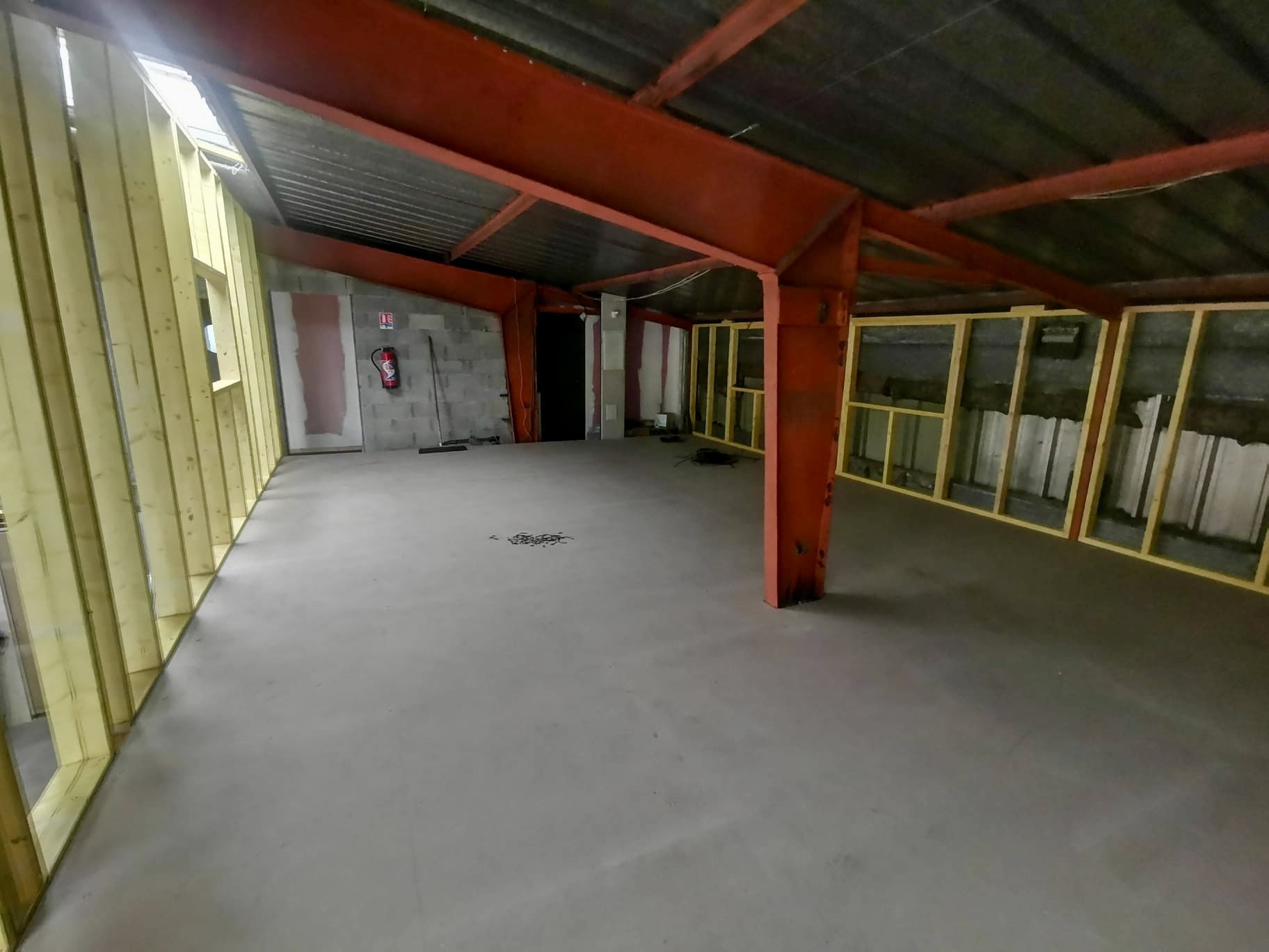 Création de cloisons en ossature pour aménager un espace à Bordeaux